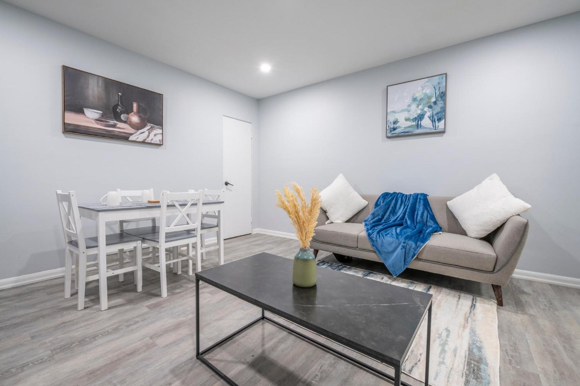 Centre Street Upper 2Bedsuite 4408 YYC 외부 사진