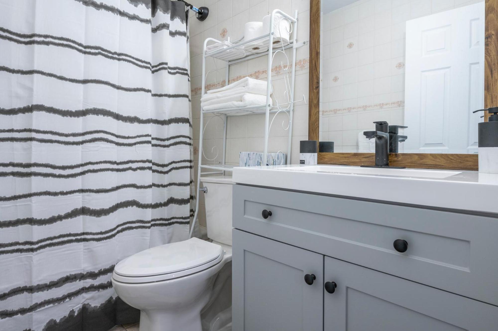 Centre Street Upper 2Bedsuite 4408 YYC 외부 사진